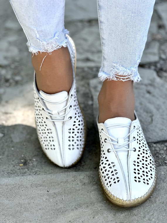 Wygodne dziurkowane białe półbuty damskie skórzane
