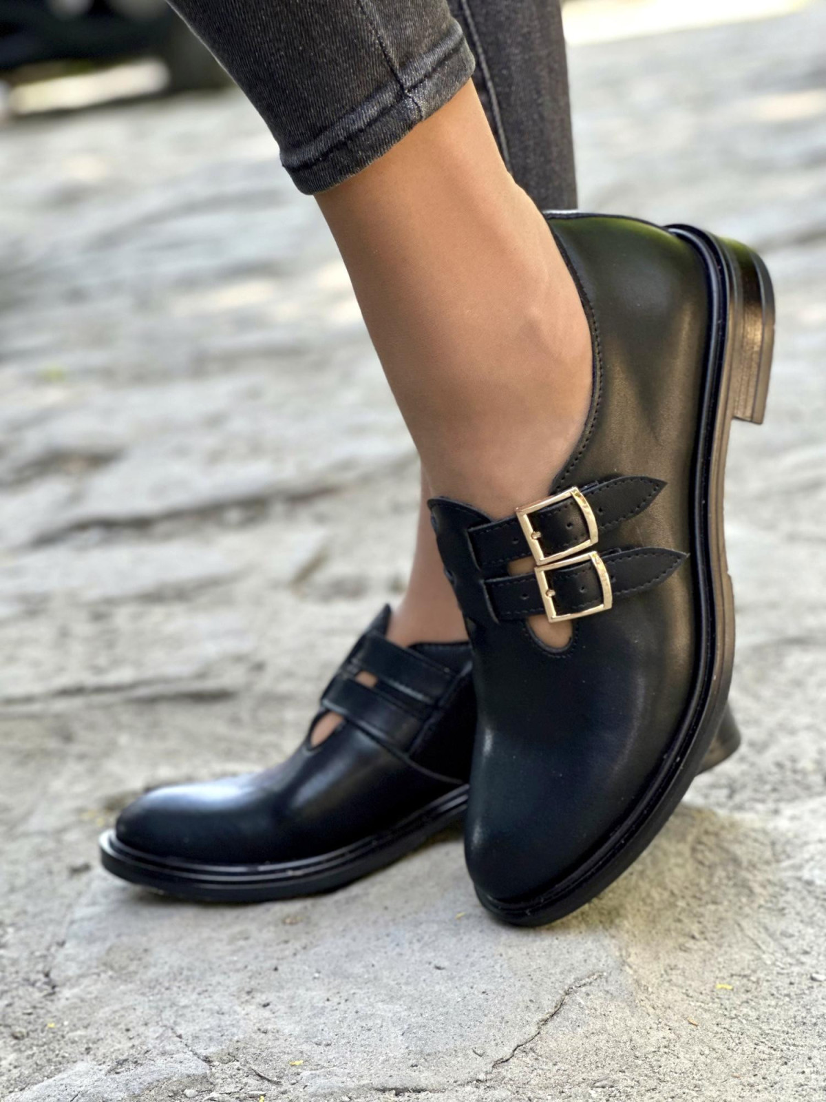 Czarne półbuty damskie skórzane OLEKSY polskiej produkcji