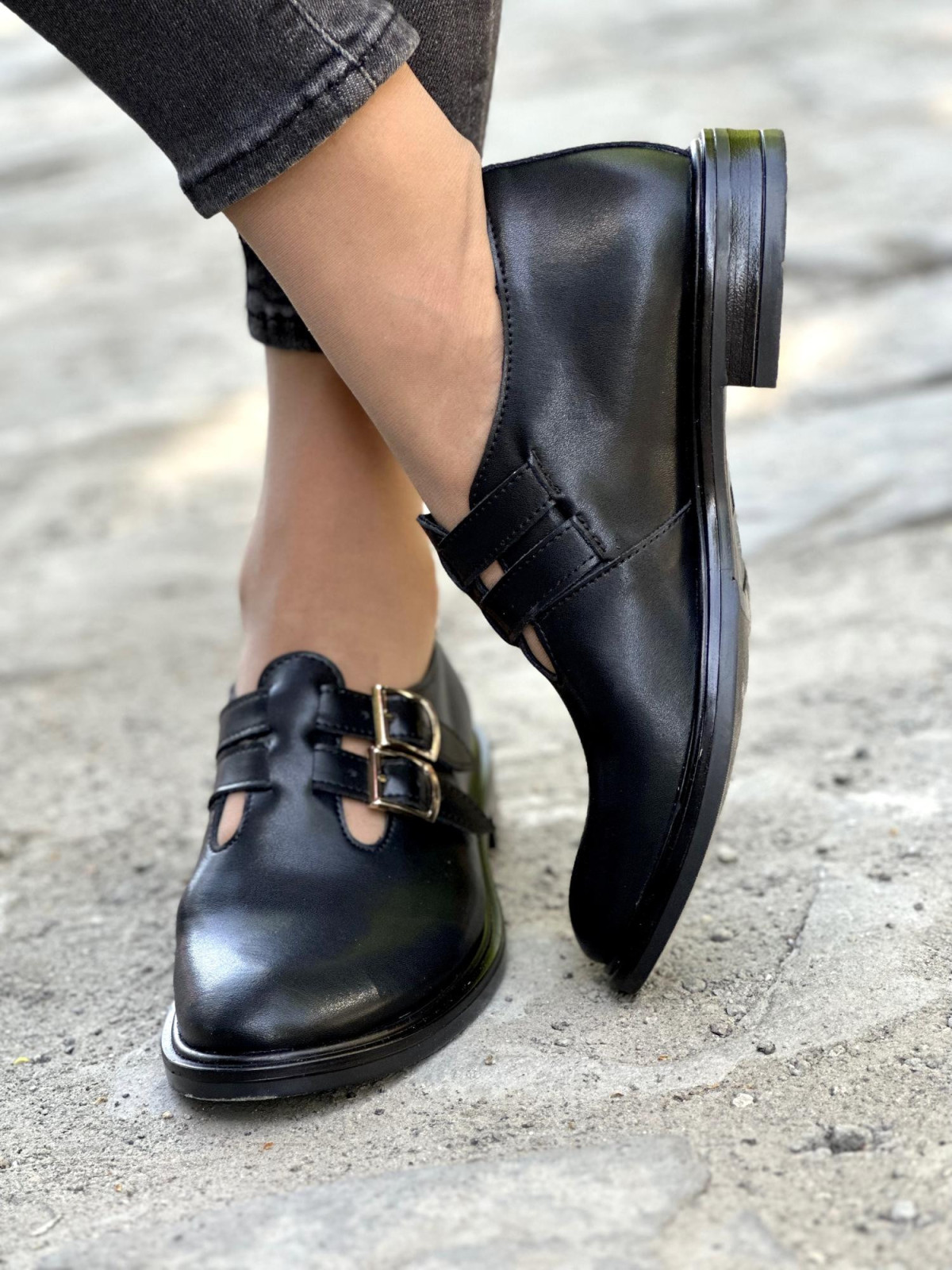 Czarne półbuty damskie skórzane OLEKSY polskiej produkcji