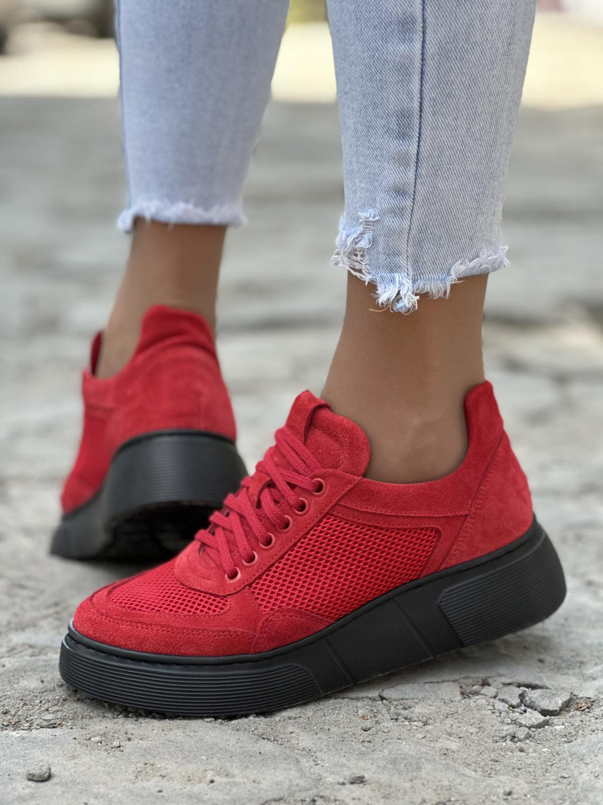 Oryginalne czerwone sneakersy damskie OLEKSY ze skóry naturalnej polskiej produkcji