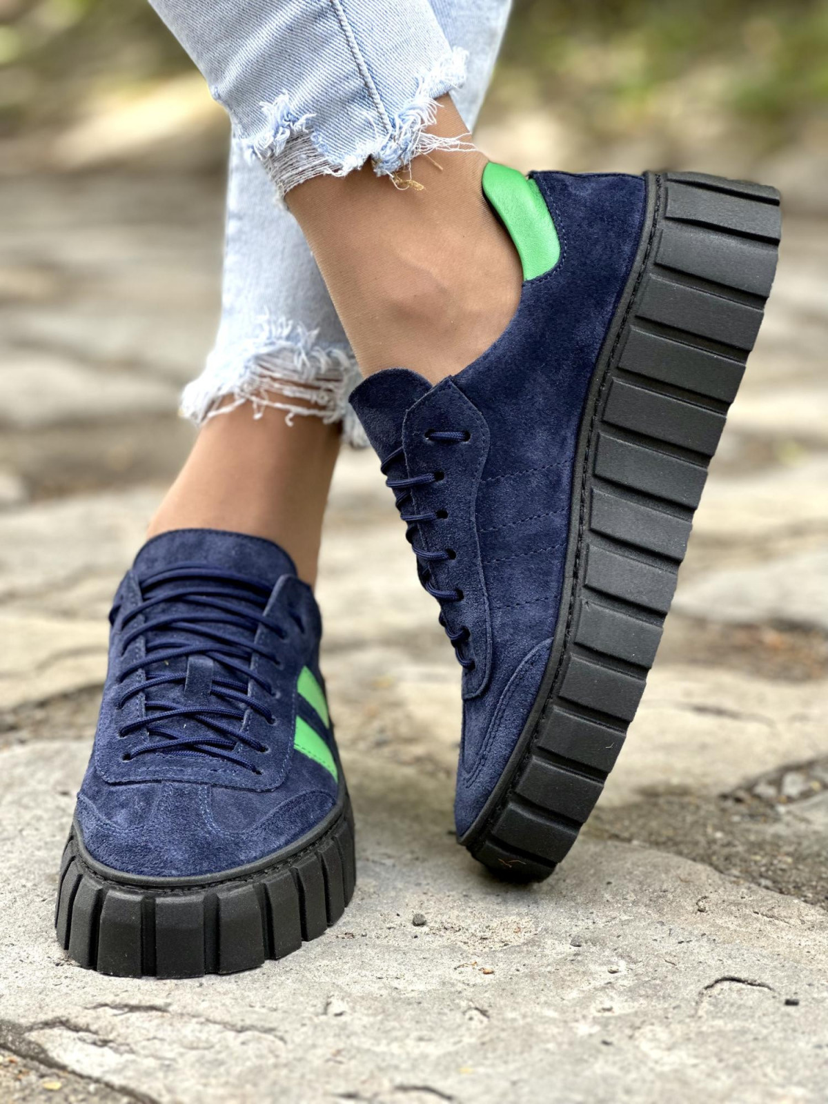 Modne granatowe trampki damskie skórzane OLEKSY na grubym spodzie polskiej produkcji