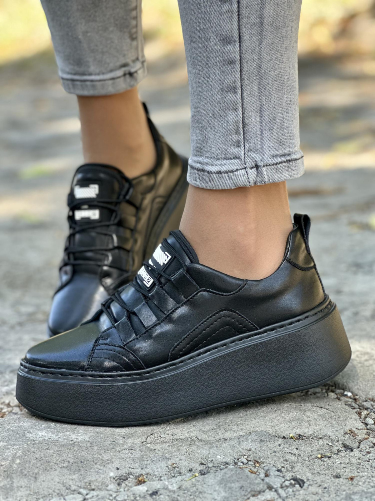 Czarne sneakersy damskie skórzane OLEKSY polskiej produkcji