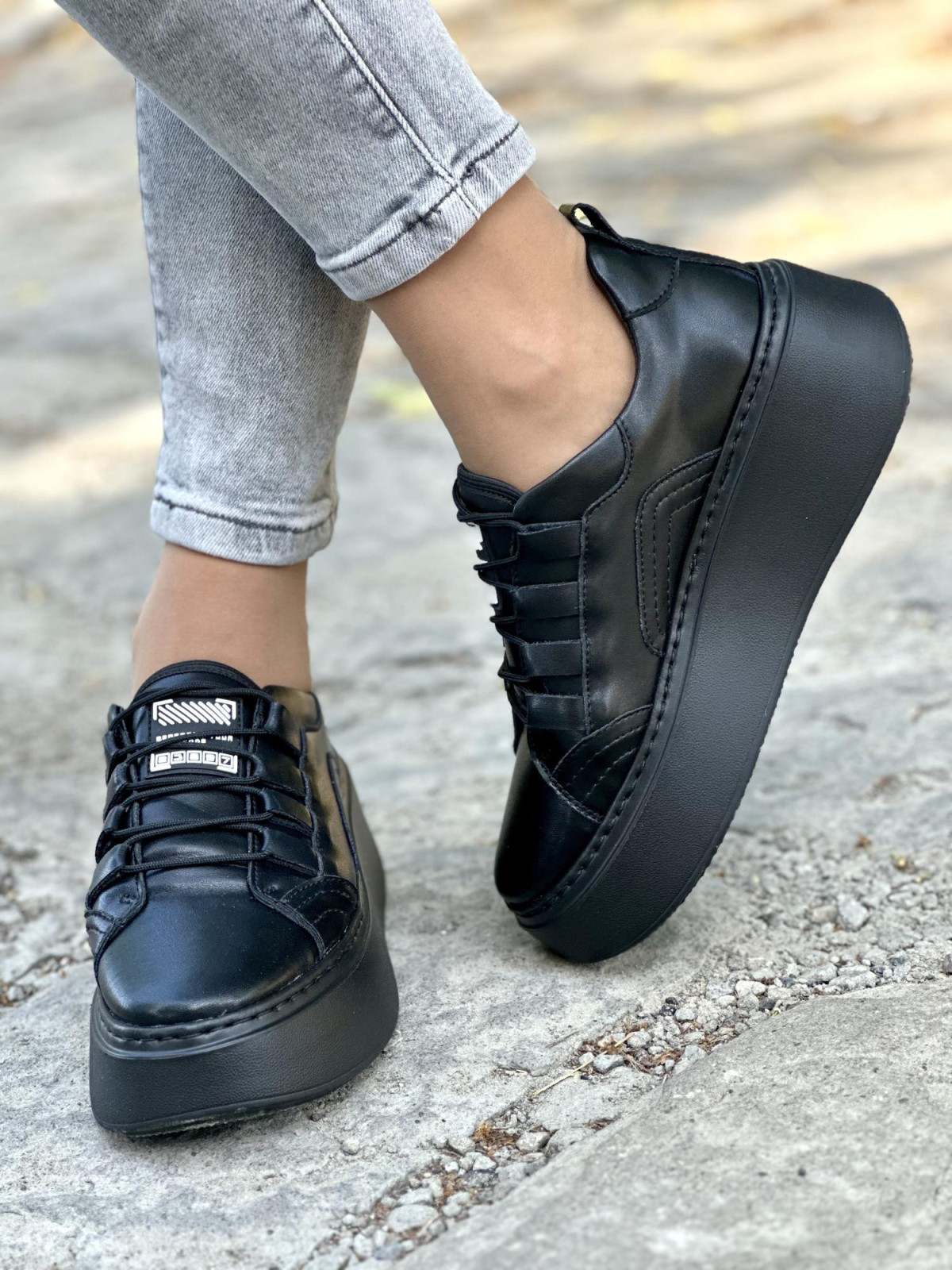 Czarne sneakersy damskie skórzane OLEKSY polskiej produkcji