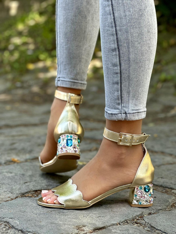 Piękne złote sandały damskie skórzane OLEKSY na wygodnym niskim obcasie polskiej produkcji