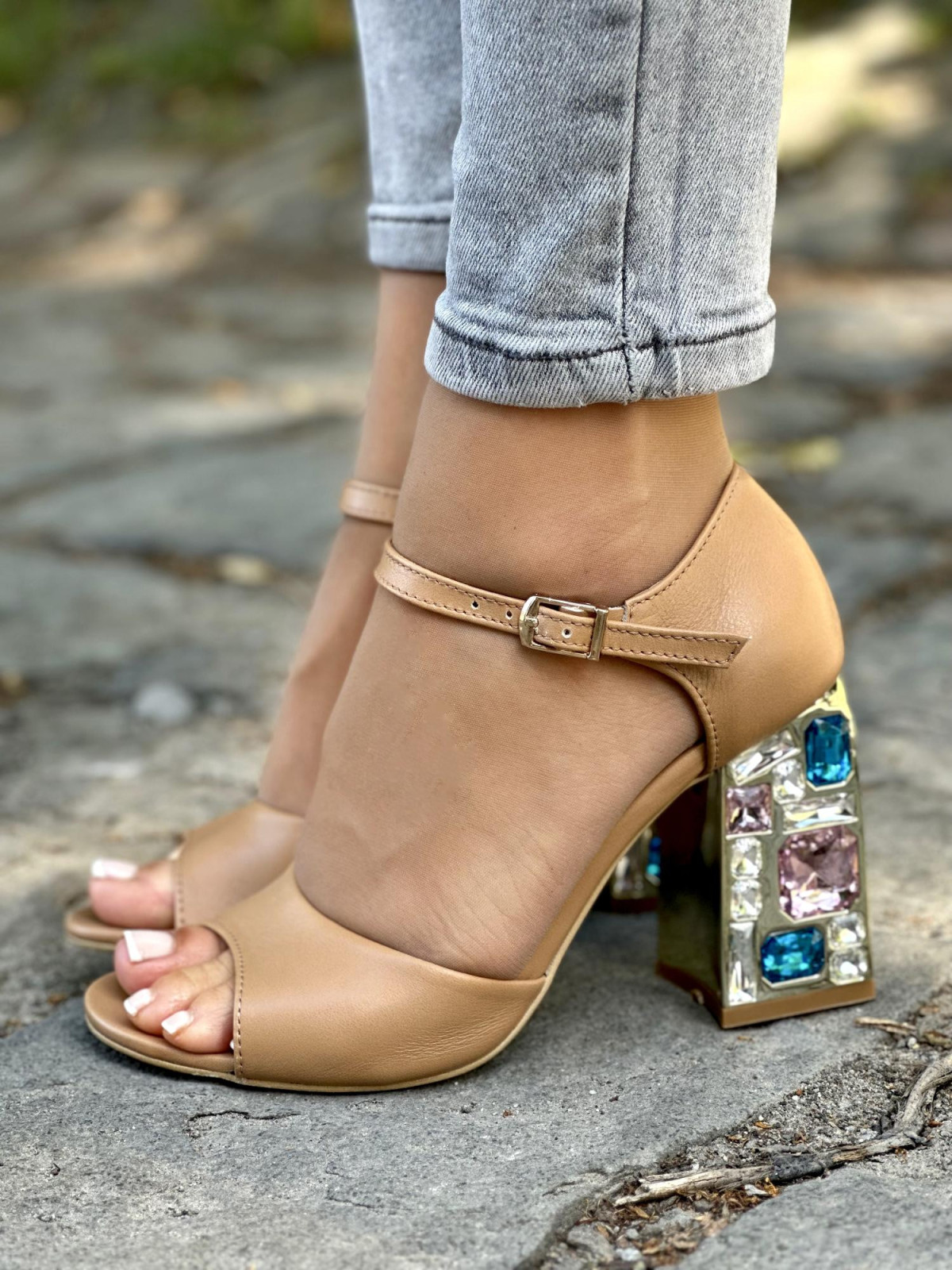 Piękne beżowe sandały damskie skórzane OLEKSY polskiej produkcji