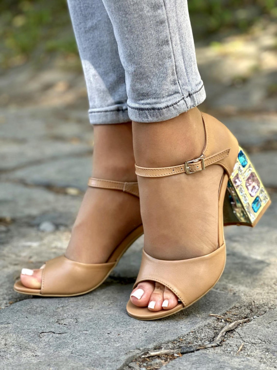 Piękne beżowe sandały damskie skórzane OLEKSY polskiej produkcji