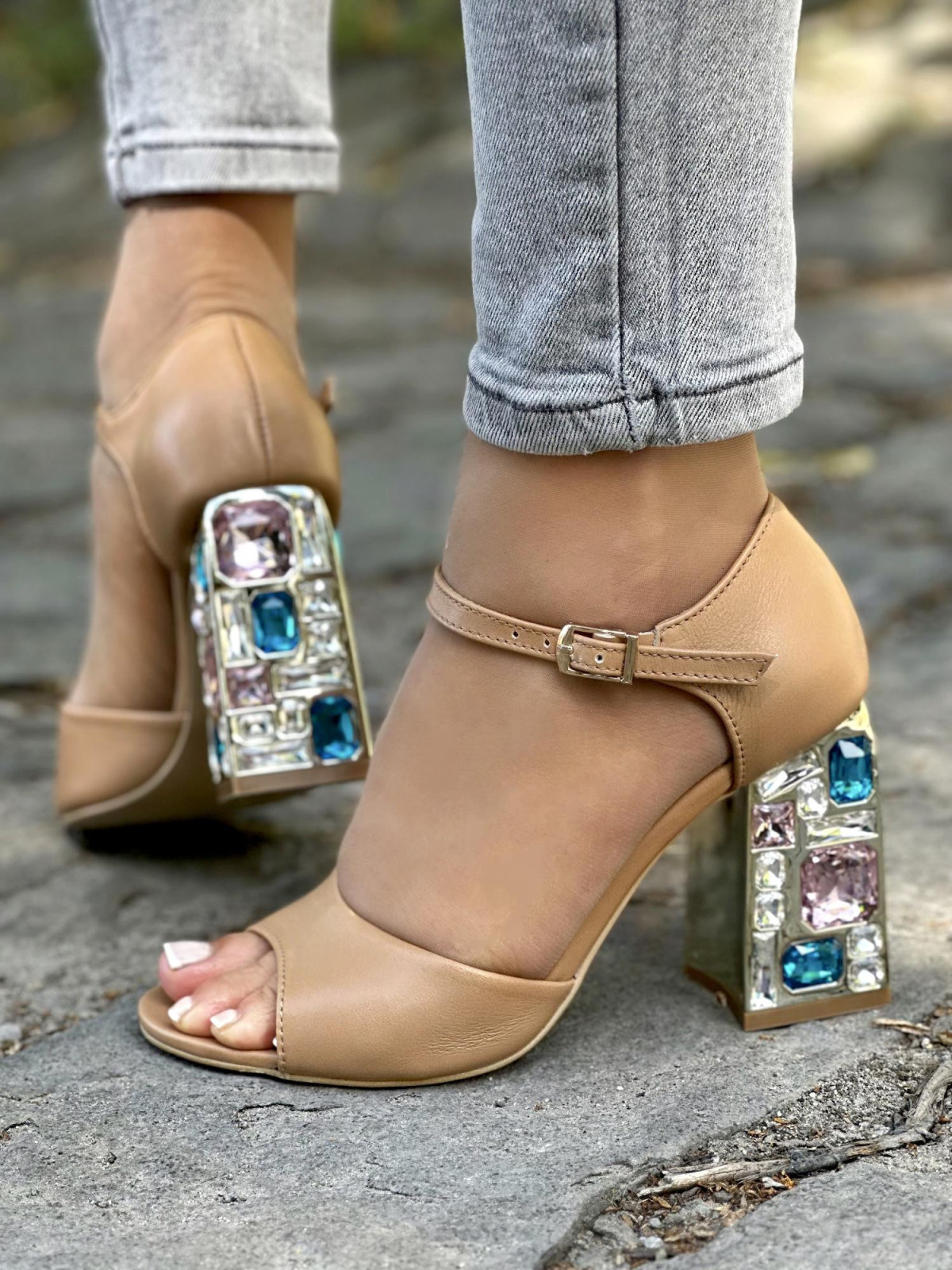 Piękne beżowe sandały damskie skórzane OLEKSY polskiej produkcji