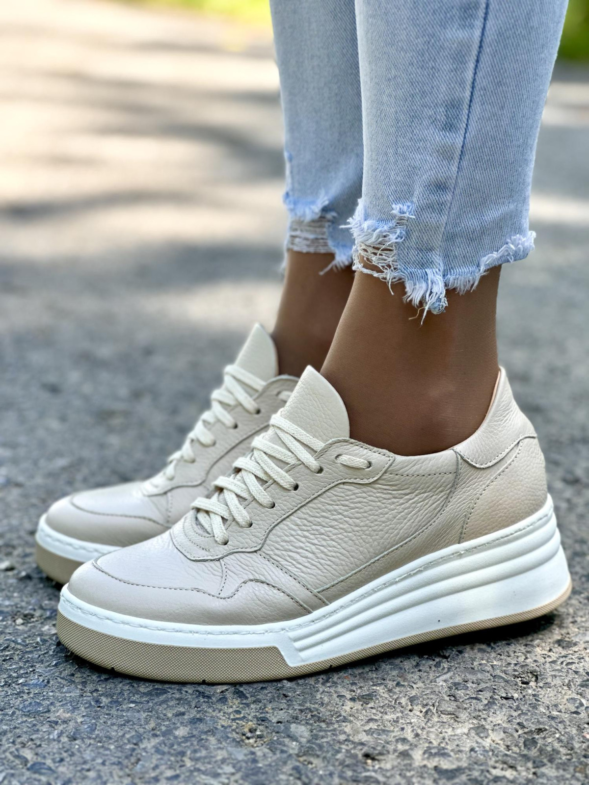 Beżowe sneakersy damskie skórzane OLEKSY polskiej produkcji