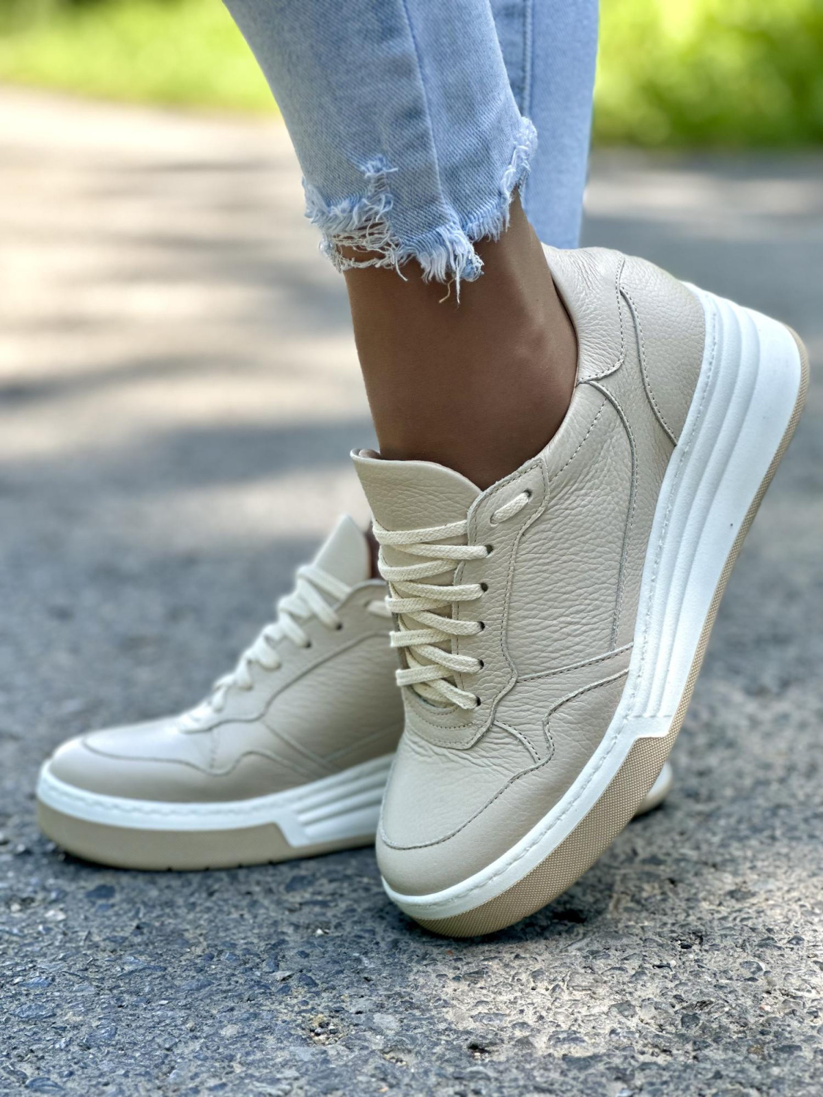 Beżowe sneakersy damskie skórzane OLEKSY polskiej produkcji