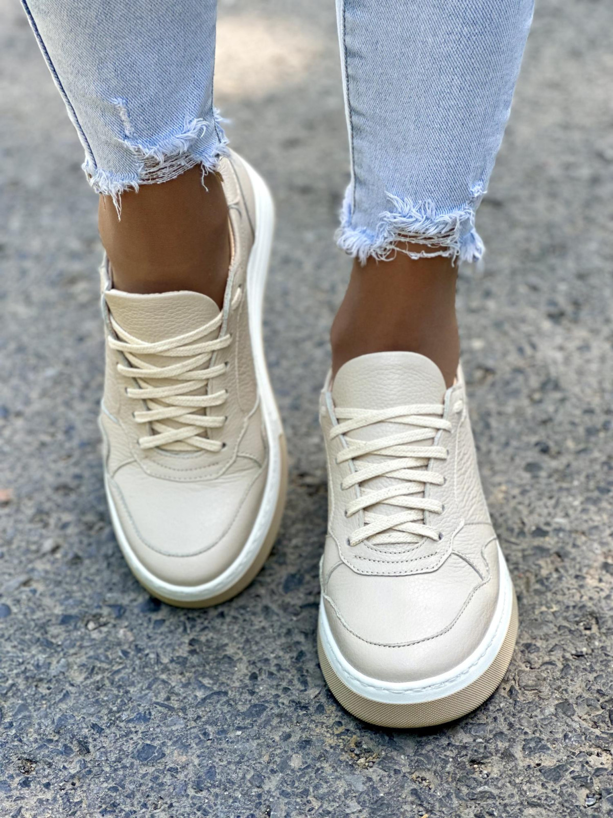 Beżowe sneakersy damskie skórzane OLEKSY polskiej produkcji