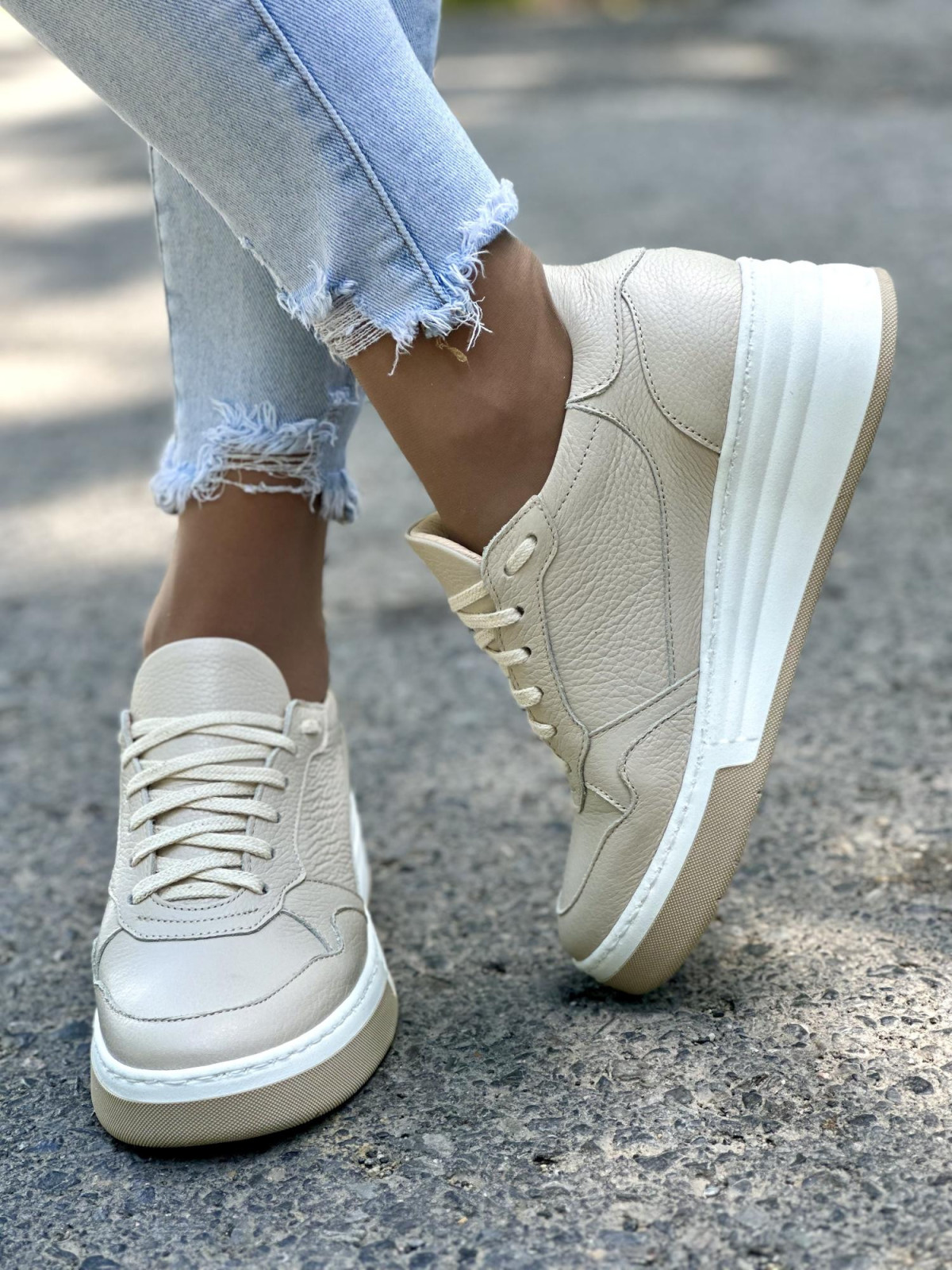 Beżowe sneakersy damskie skórzane OLEKSY polskiej produkcji