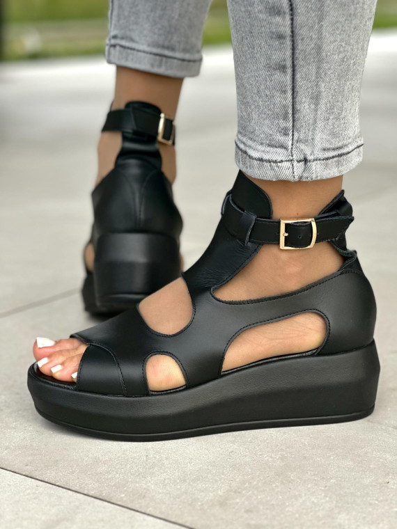 Czarne sandały damskie skórzane OLEKSY polskiej produkcji na grubym spodzie