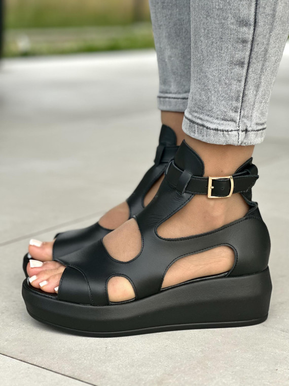 Czarne sandały damskie skórzane OLEKSY polskiej produkcji na grubym spodzie