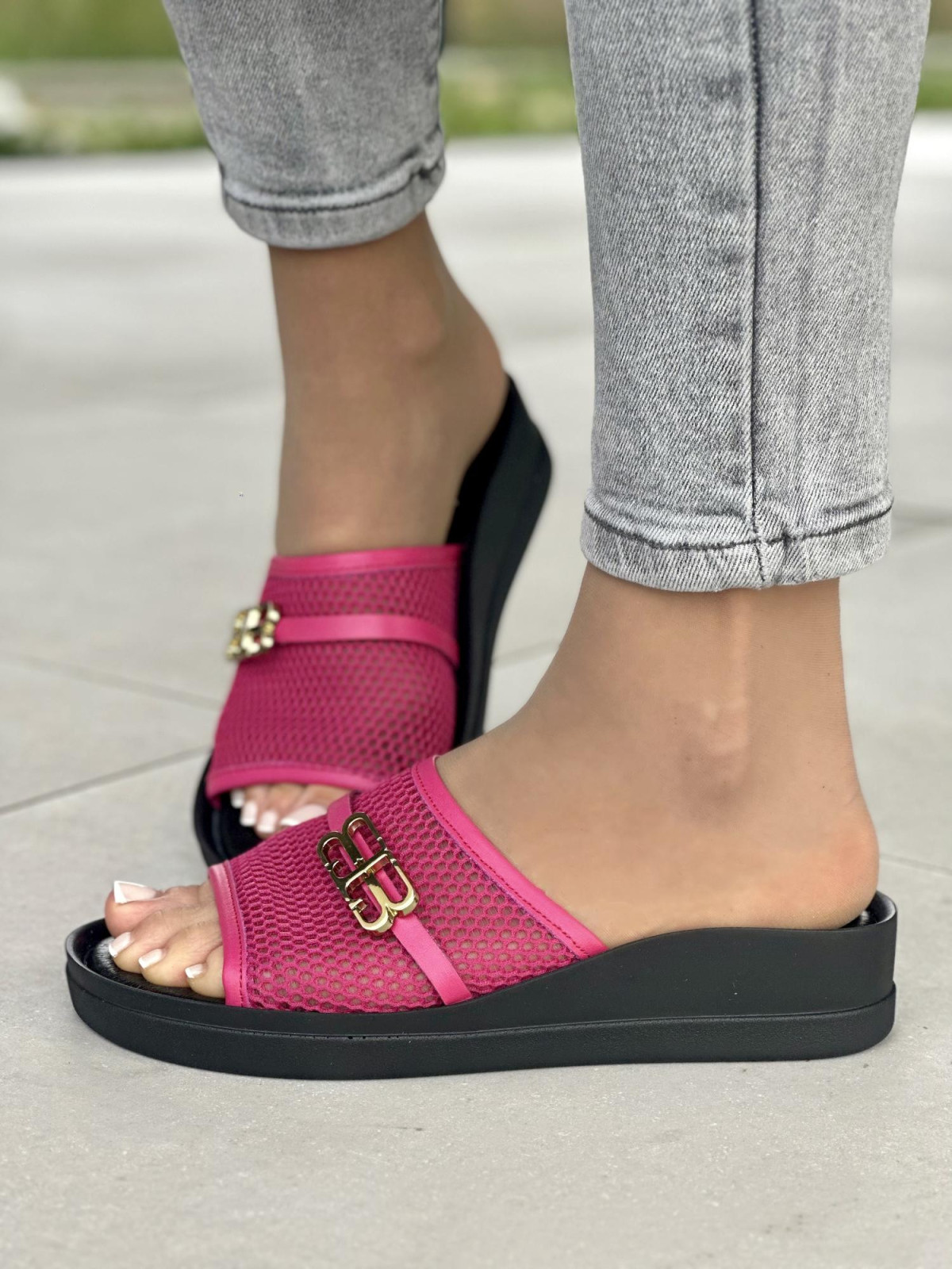 Mega wygodne fuksjowe klapki damskie skórzane OLEKSY polskiej produkcji