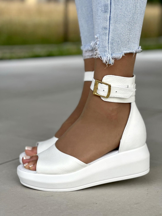 Białe sandały damskie skórzane OLEKSY polskiej produkcji na modnej grubej podeszwie