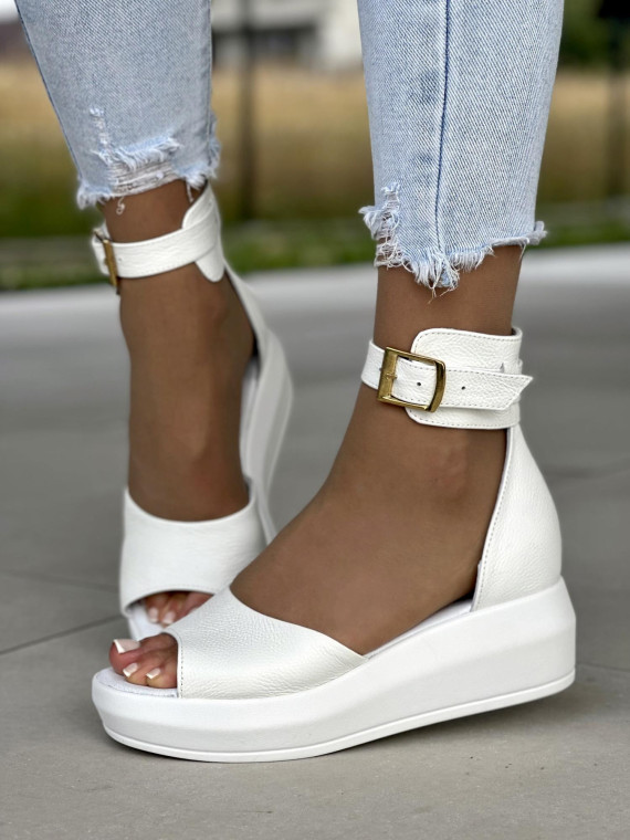 Białe sandały damskie skórzane OLEKSY polskiej produkcji na modnej grubej podeszwie