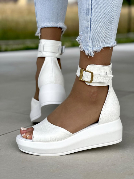 Białe sandały damskie skórzane OLEKSY polskiej produkcji na modnej grubej podeszwie