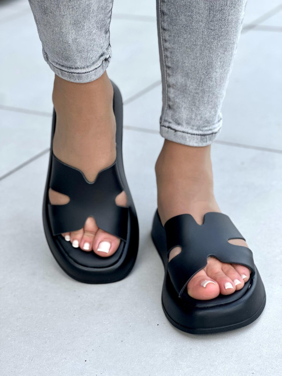 Czarne klapki damskie skórzane OLEKSY na wygodnej grubej podeszwie