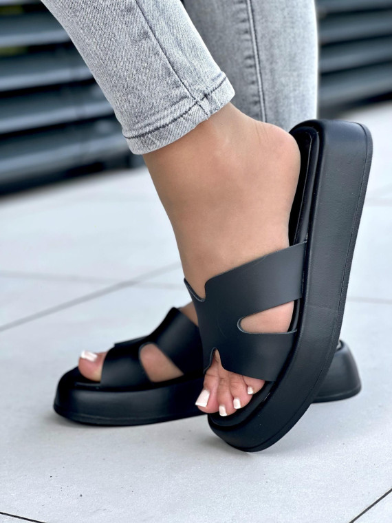 Czarne klapki damskie skórzane OLEKSY na wygodnej grubej podeszwie