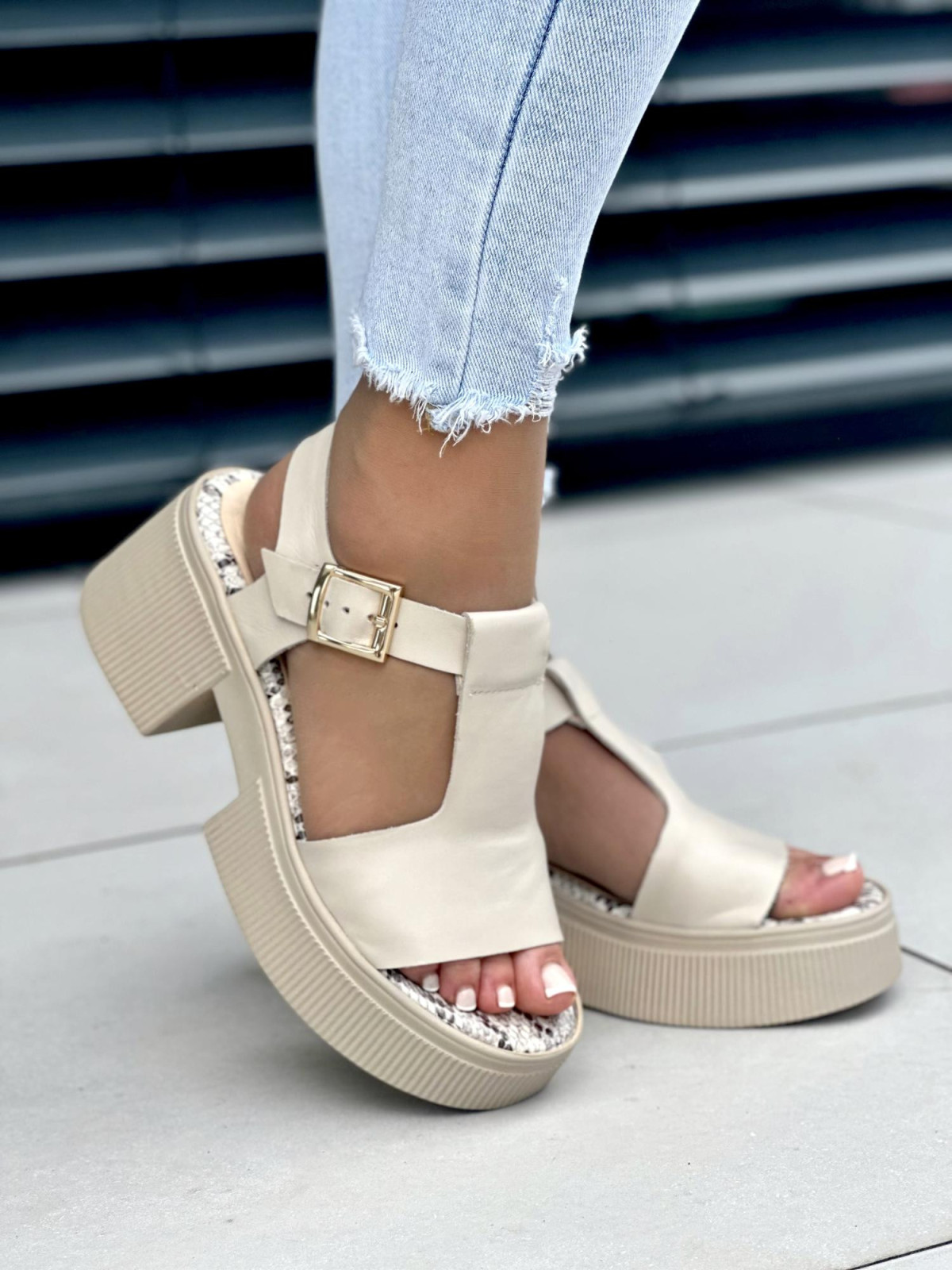 Beżowe sandały damskie skórzane OLEKSY polskiej produkcji