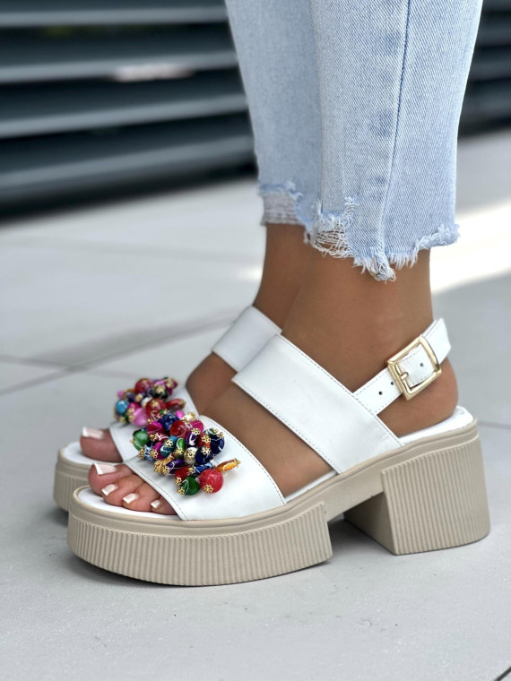 Białe sandały damskie skórzane OLEKSY polskiej produkcji na modnej grubej podeszwie