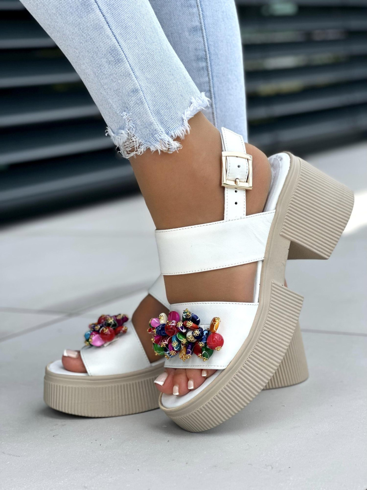 Białe sandały damskie skórzane OLEKSY polskiej produkcji na modnej grubej podeszwie