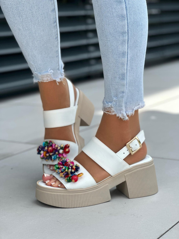 Białe sandały damskie skórzane OLEKSY polskiej produkcji na modnej grubej podeszwie