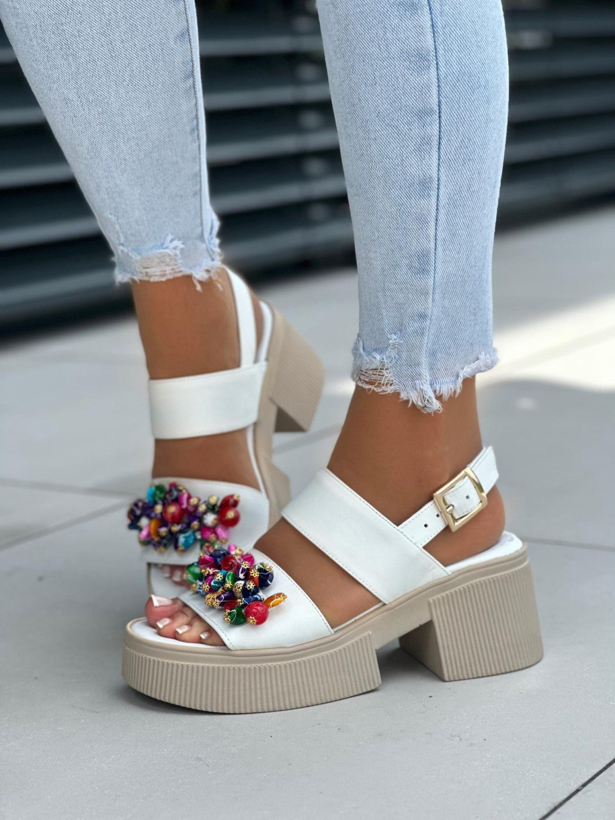 Białe sandały damskie skórzane OLEKSY polskiej produkcji na modnej grubej podeszwie