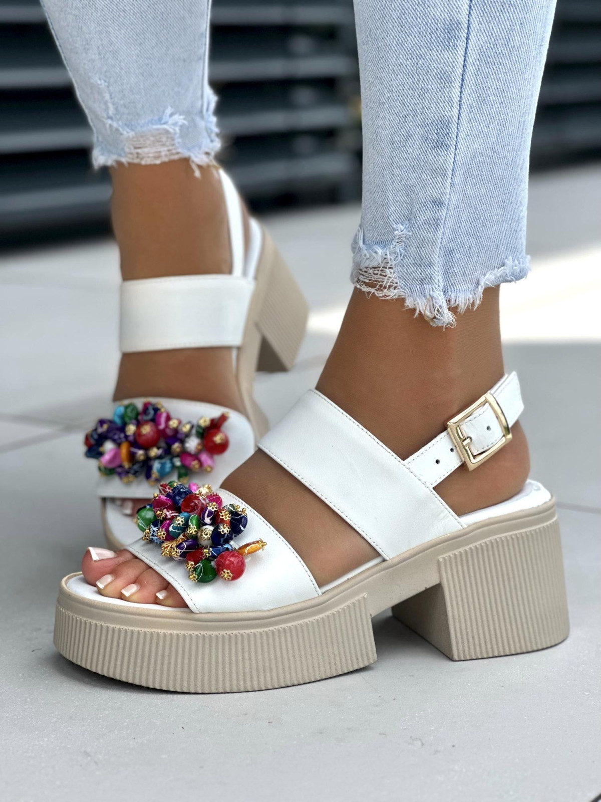 Białe sandały damskie skórzane OLEKSY polskiej produkcji na modnej grubej podeszwie