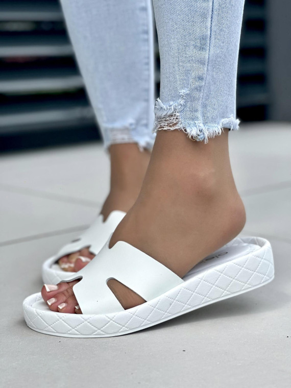 Białe klapki damskie skórzane OLEKSY na grubej podeszwie polskiej produkcji