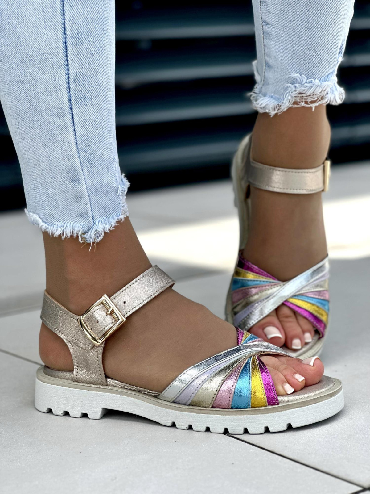 Multikolorowe miękkie i lekkie sandały OLEKSY ze skóry naturalnej na płaskiej podeszwie