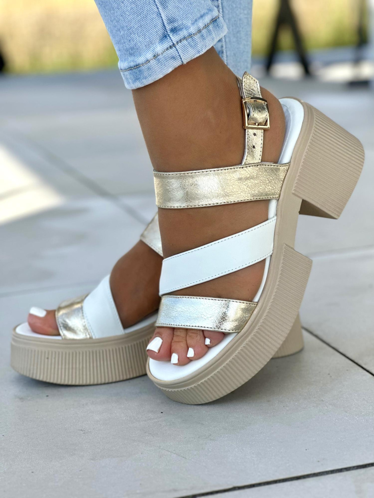 Biało złote sandały damskie skórzane OLEKSY polskiej produkcji