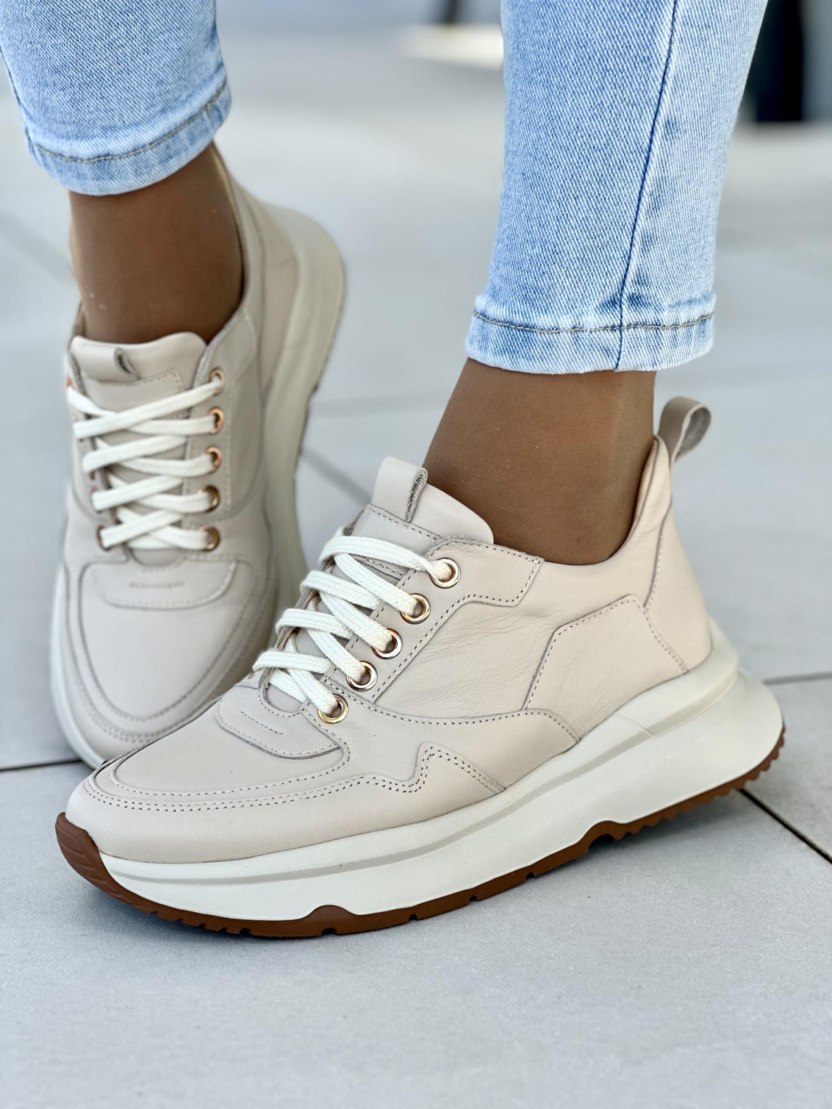 Beżowe sneakersy damskie skórzane OLEKSY polskiej produkcji