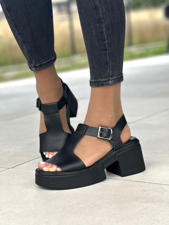 Czarne sandały damskie skórzane OLEKSY polskiej produkcji na grubym spodzie