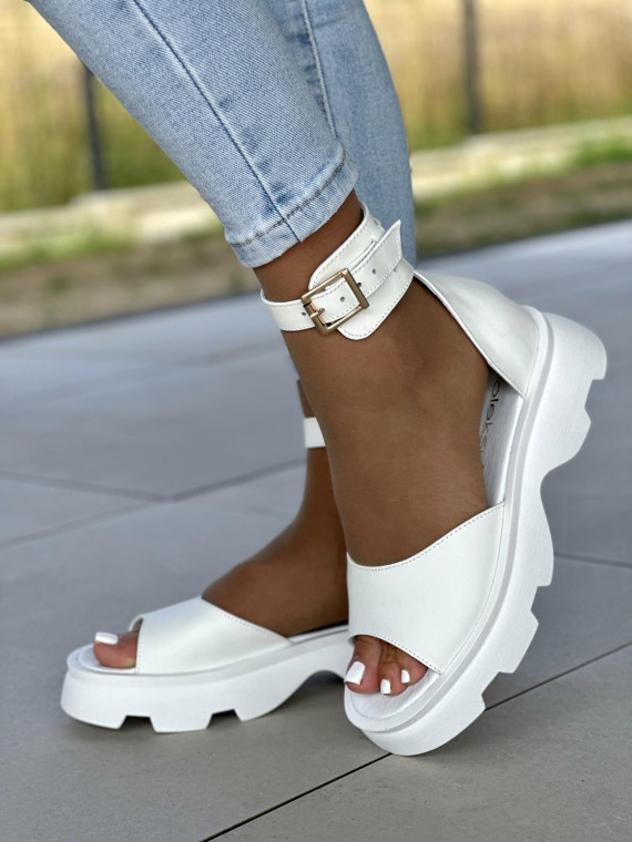 Białe sandały damskie skórzane OLEKSY polskiej produkcji na modnej grubej podeszwie
