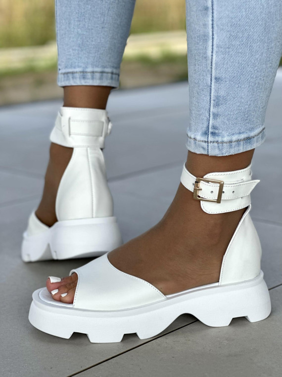 Białe sandały damskie skórzane OLEKSY polskiej produkcji na modnej grubej podeszwie