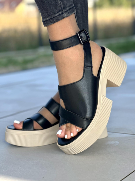 Czarne sandały damskie skórzane OLEKSY polskiej produkcji na grubym spodzie
