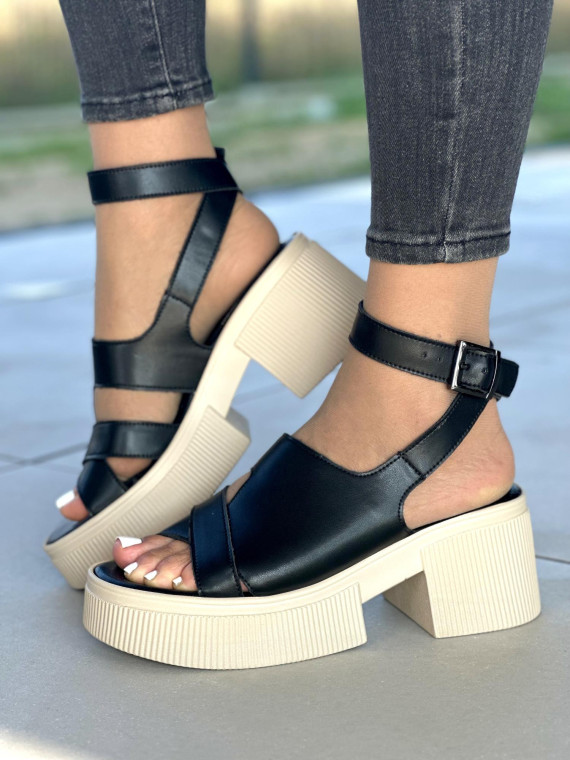 Czarne sandały damskie skórzane OLEKSY polskiej produkcji na grubym spodzie