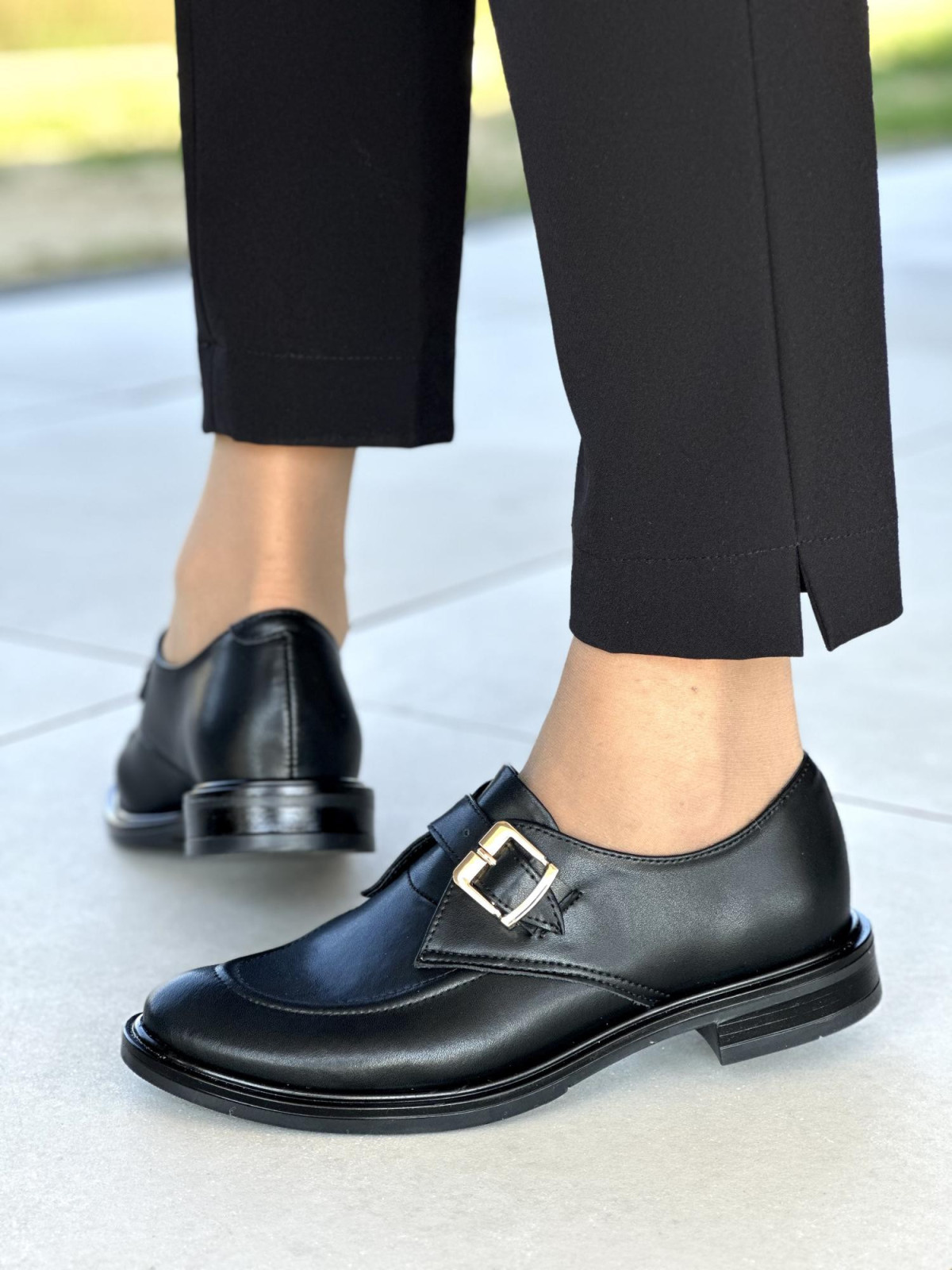 Czarne półbuty damskie skórzane OLEKSY polskiej produkcji