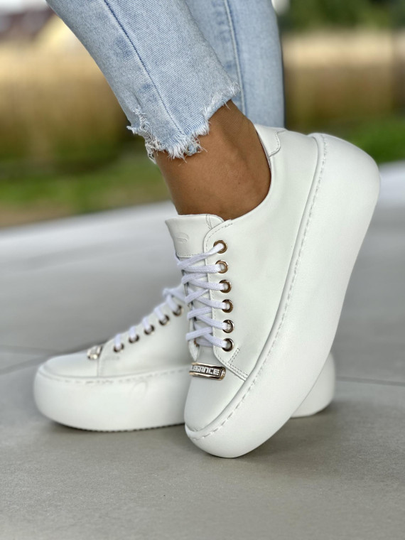 Białe trampki damskie skórzane OLEKSY polskiej produkcji na grubej podeszwie