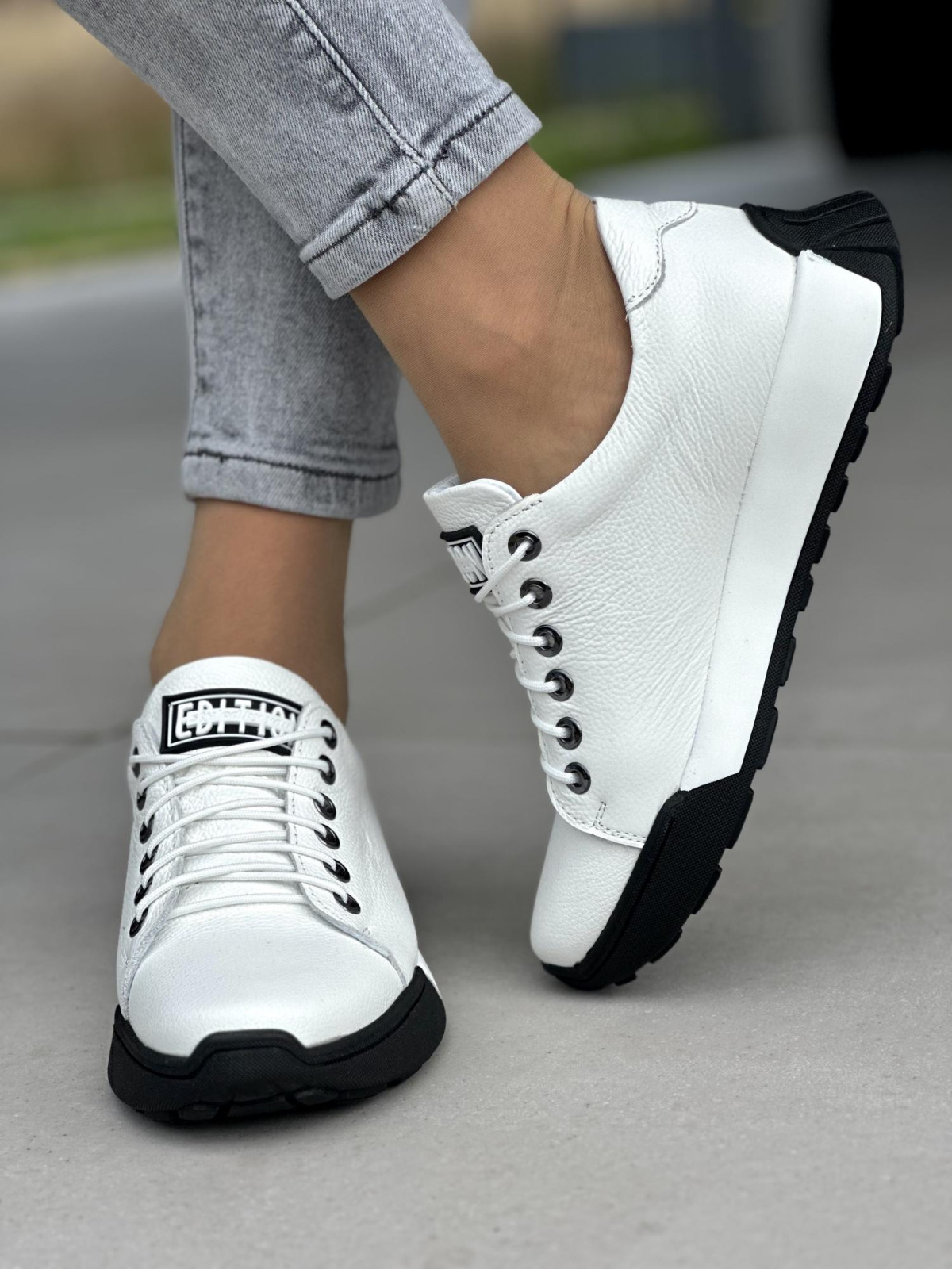 Białe sneakersy damskie OLEKSY ze skóry naturalnej polskiej produkcji