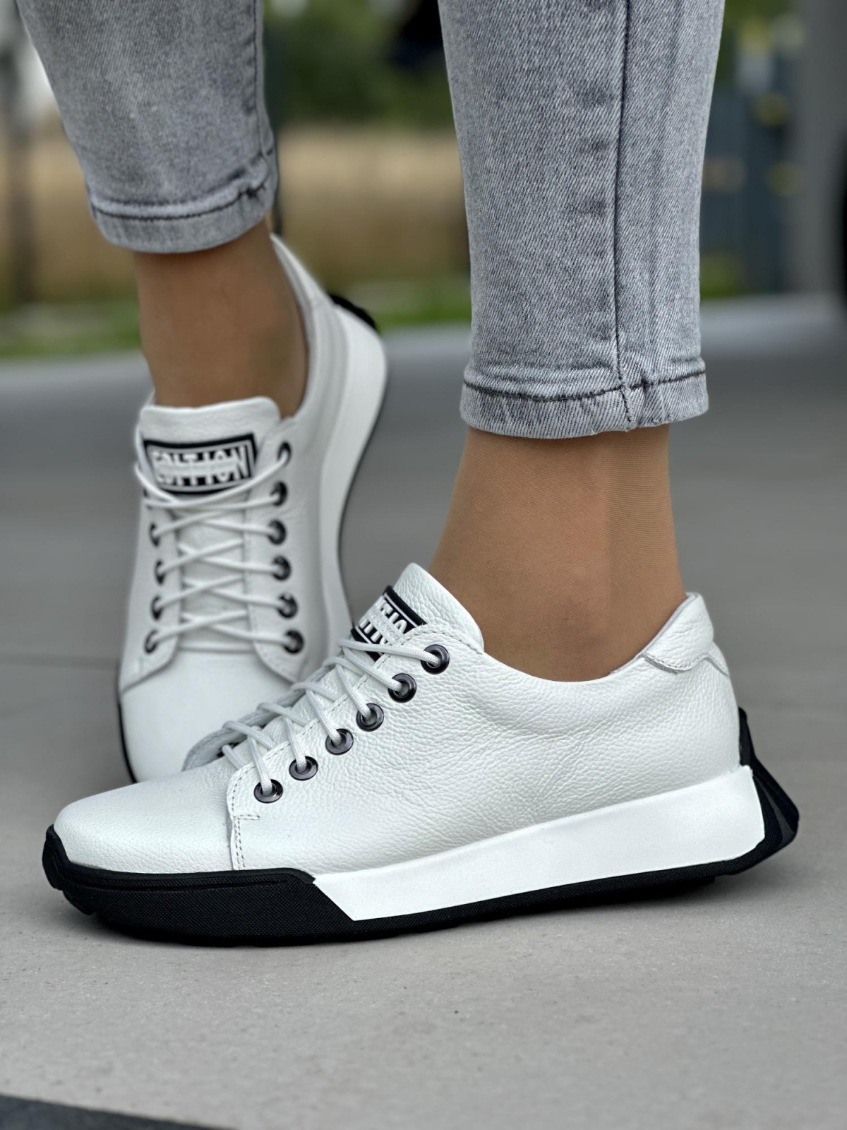 Białe sneakersy damskie OLEKSY ze skóry naturalnej polskiej produkcji