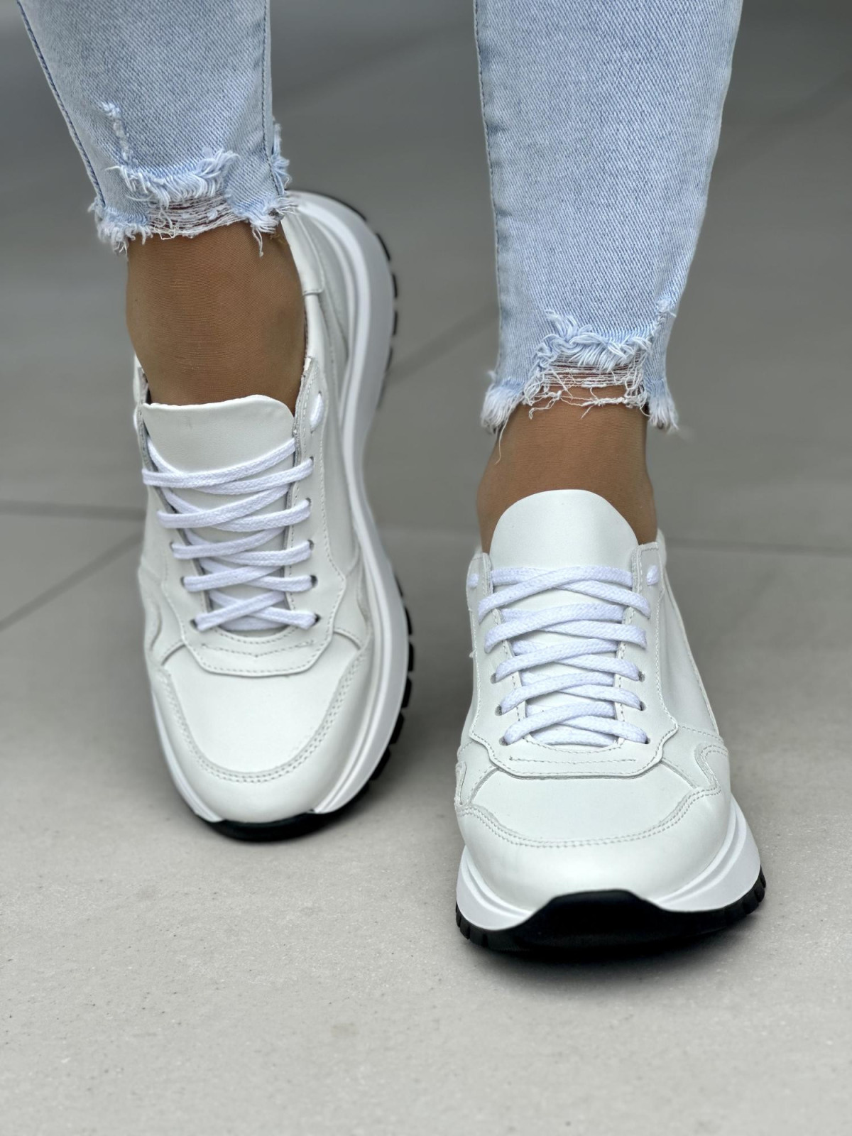 Białe sneakersy damskie OLEKSY ze skóry naturalnej polskiej produkcji