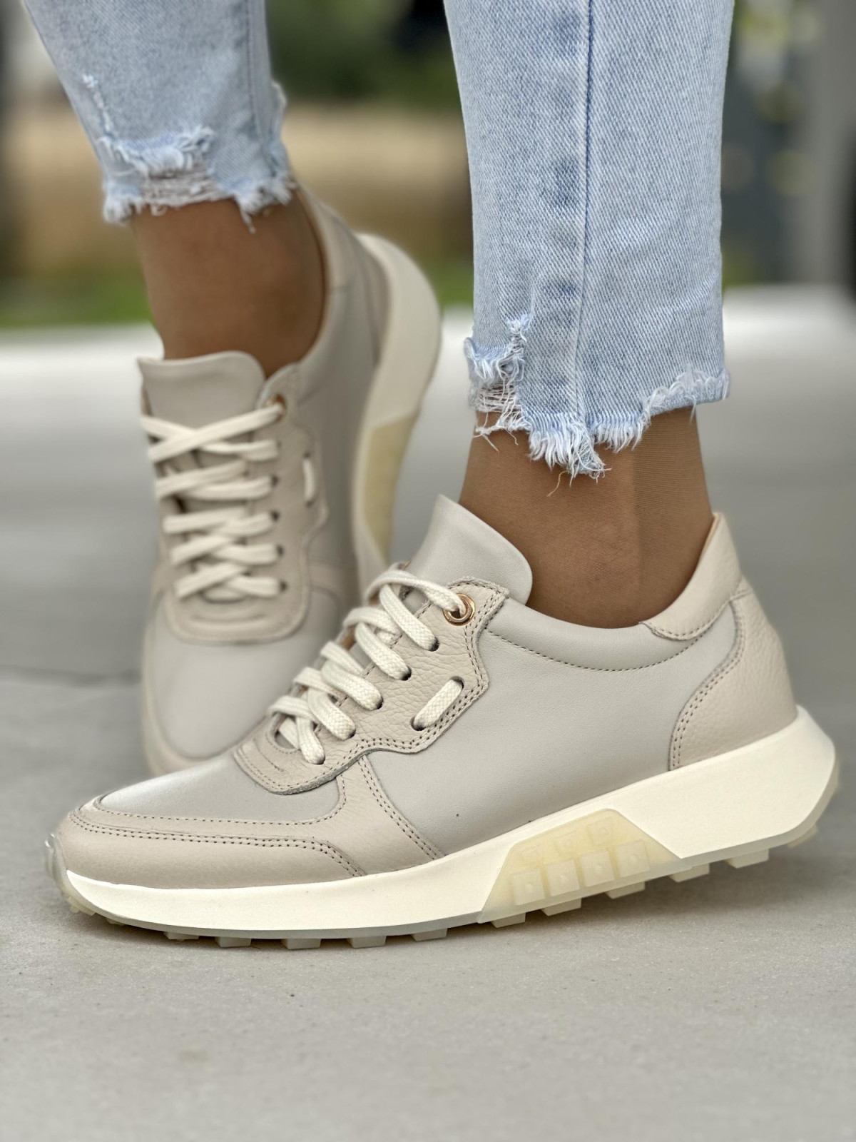 Beżowe sneakersy damskie skórzane OLEKSY polskiej produkcji