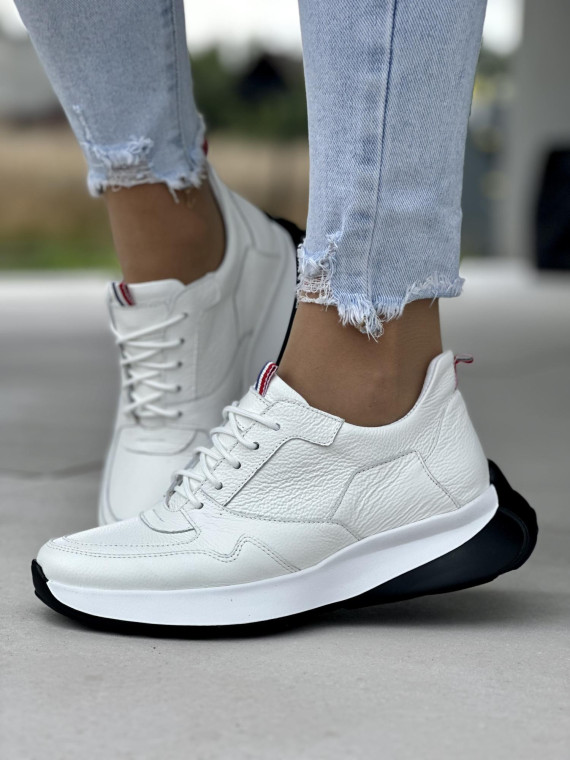 Białe sneakersy damskie OLEKSY ze skóry naturalnej polskiej produkcji