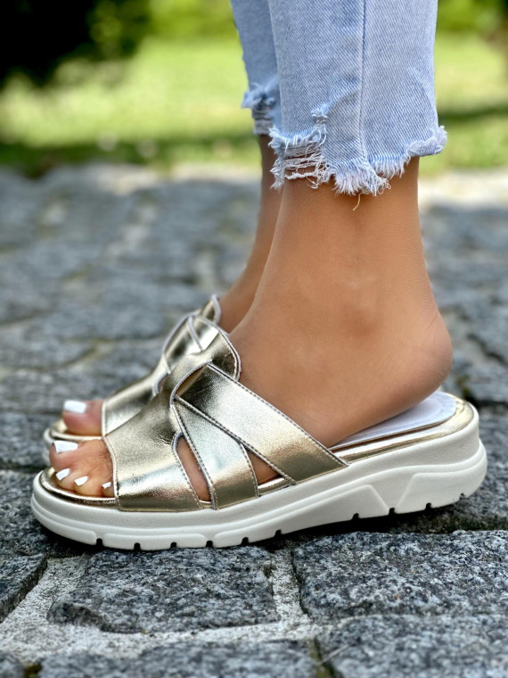 Złote klapki damskie OLEKSY ze skóry naturalnej polskiej produkcji