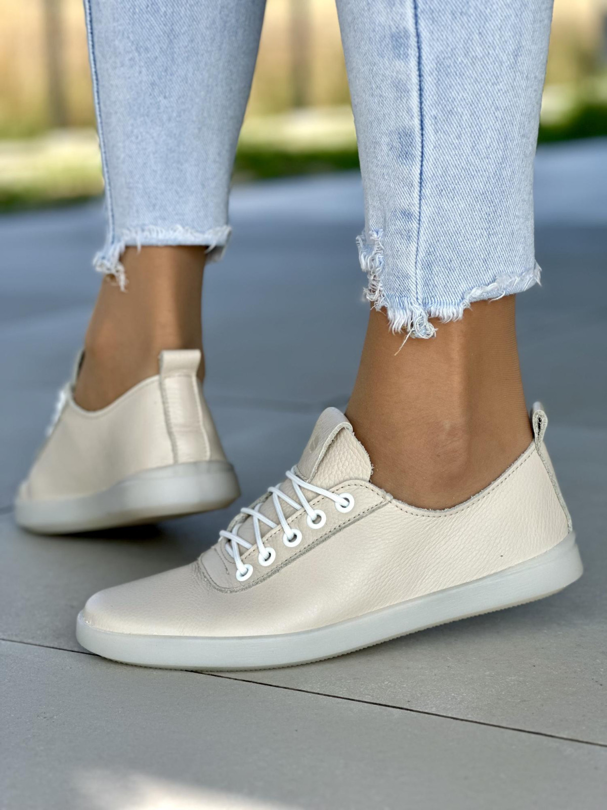 Beżowe trampki damskie skórzane OLEKSY polskiej produkcji