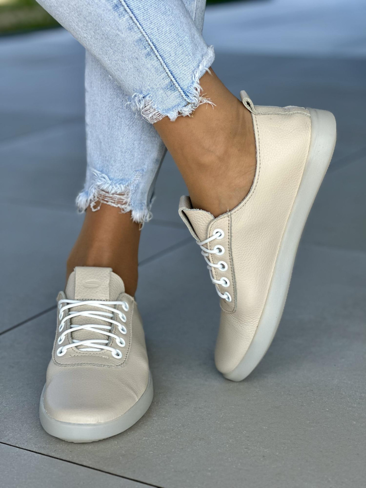 Beżowe trampki damskie skórzane OLEKSY polskiej produkcji