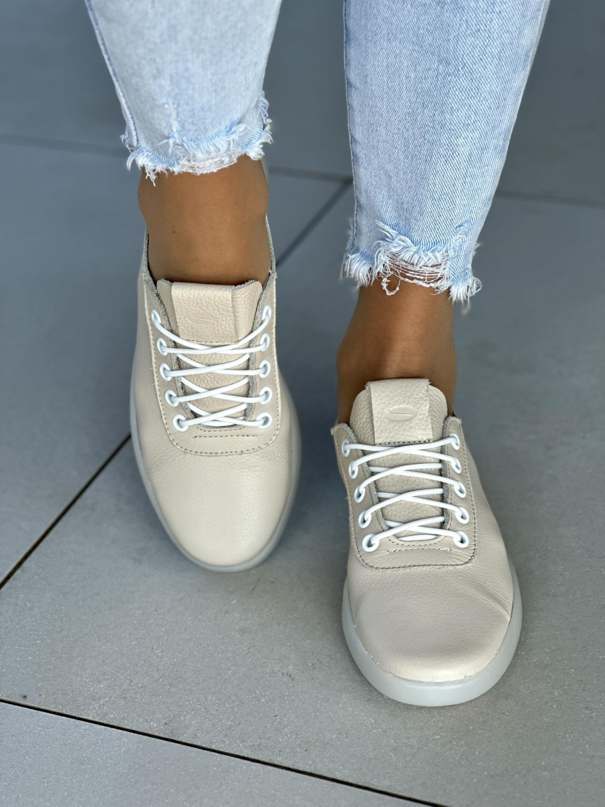 Beżowe trampki damskie skórzane OLEKSY polskiej produkcji