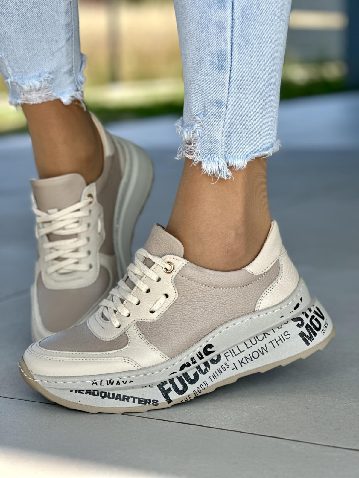 Beżowe sneakersy damskie skórzane OLEKSY polskiej produkcji